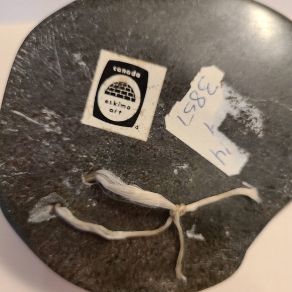 Eskimo Art stylized carved Stone Head - Picture 6 of 10